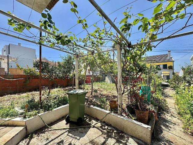 Terreno à venda em Ramada e Caneças, Odivelas RE/MAX Portugal