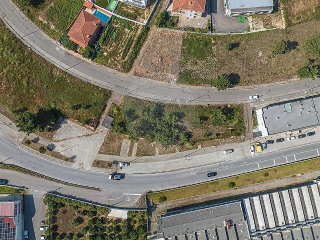 Terreno à venda em Ribeirão, Vila Nova de Famalicão RE/MAX Portugal