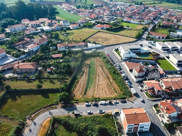 Terreno à venda em Ribeirão, Vila Nova de Famalicão RE/MAX Portugal