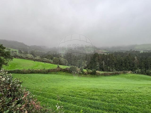 Terreno à venda em Ribeira Grande