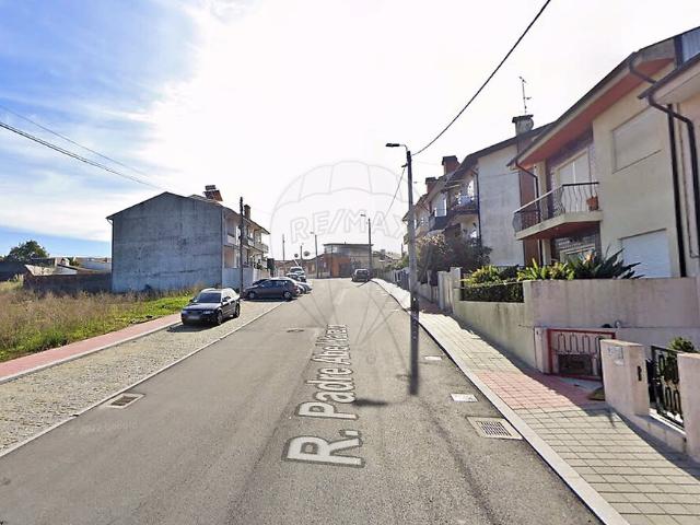 Terreno à venda em Rio Tinto, Gondomar RE/MAX Portugal