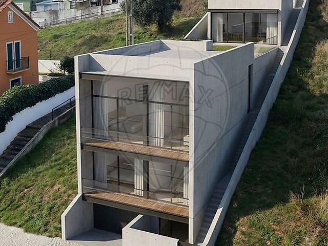 Terreno à venda em Torres Vedras