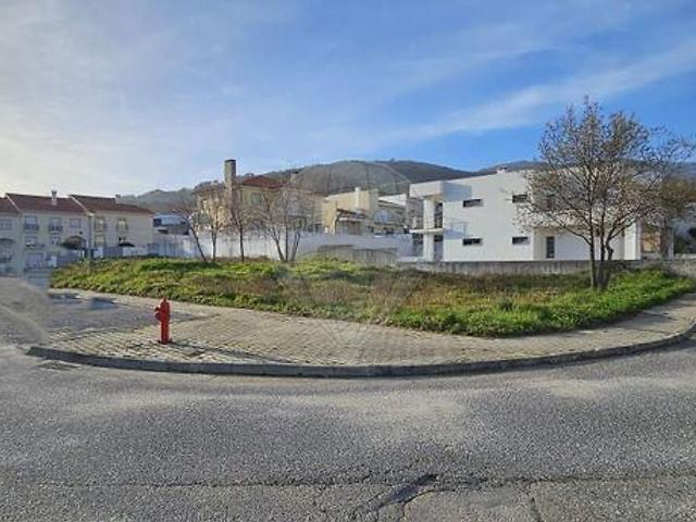 Terreno à venda em Tortosendo, Covilhã RE/MAX Portugal