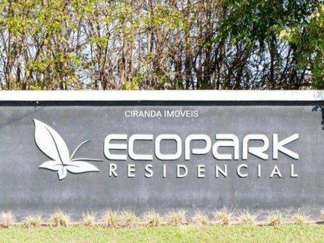 Oportunidade Única: Terreno à Venda com Natureza Exuberante em Condomínio Exclusivo