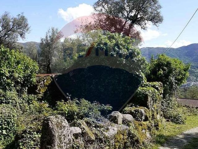 Terreno à venda em Gondoriz, Terras de Bouro RE/MAX Portugal