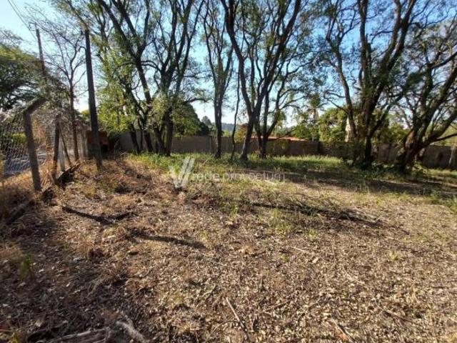 Terreno a venda em Valinhos no Vale Verde, com 1.720m²