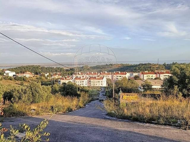 Terreno à venda em Vialonga, Vila Franca de Xira RE/MAX Portugal