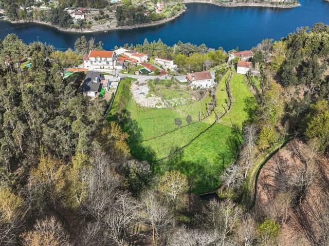Terreno à venda em Vieira do Minho