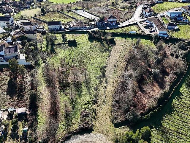 Terreno à venda em Vila Cova da Lixa e Borba de Godim, Felgueiras RE/MAX Portugal