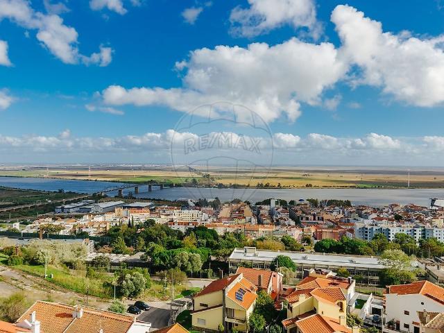 Terreno à venda em Vila Franca de Xira