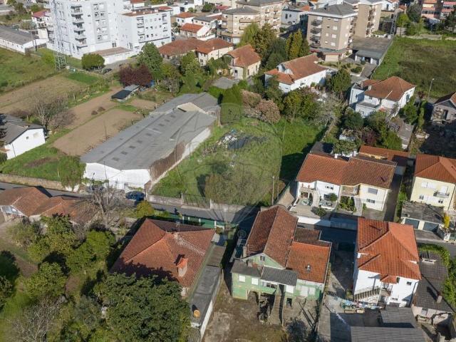 Terreno à venda em Vila Nova de Famalicão