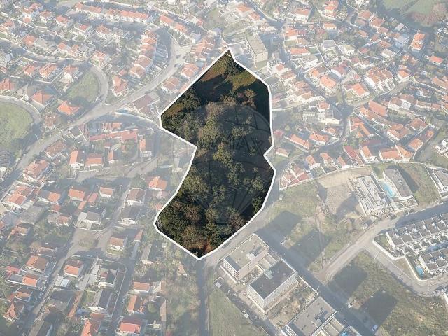 Terreno à venda em Vila Nova de Famalicão e Calendário, Vila Nova de Famalicão RE/MAX Portugal