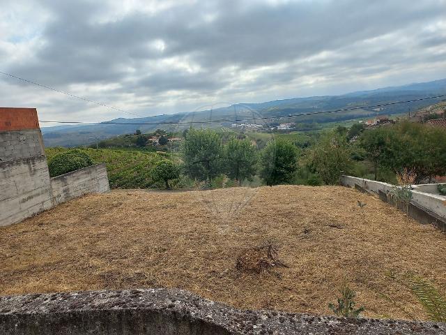 Terreno à venda em Vila Nova de Foz Côa