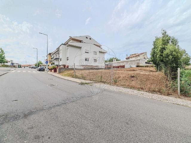 Terreno à venda em Vila Nova de Gaia