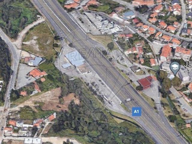 Terreno à venda em Vila Nova de Gaia
