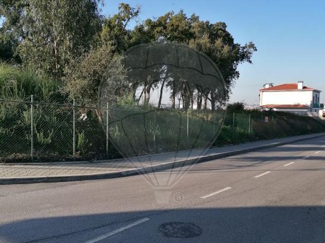 Terreno à venda em Vila Nova de Gaia