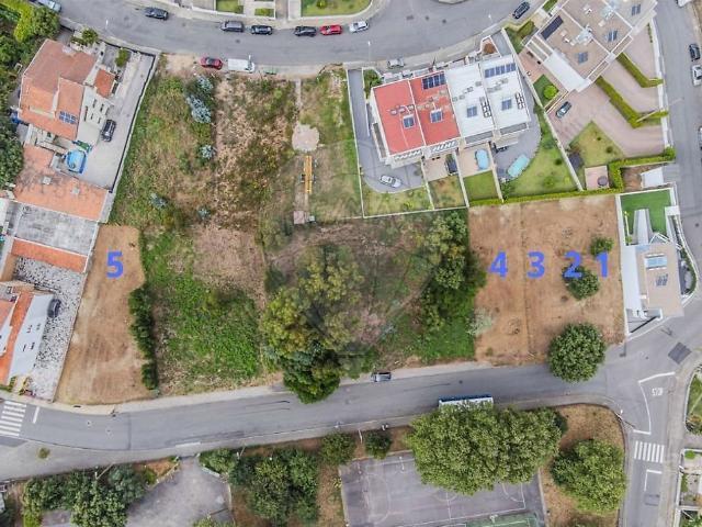 Terreno à venda em Vila Nova de Gaia