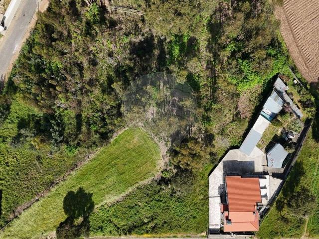 Terreno à venda em Vila Nova de Gaia