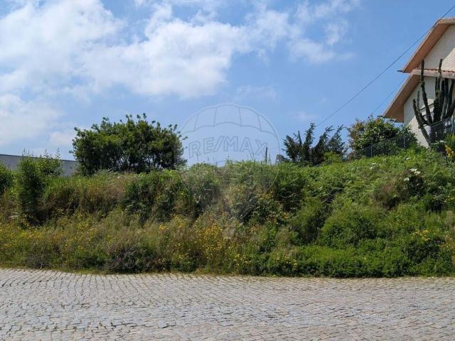Terreno à venda em Vila Nova de Gaia