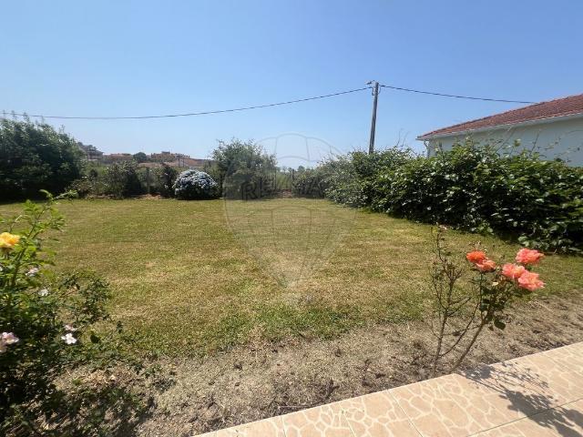 Terreno à venda em Vila Nova de Gaia