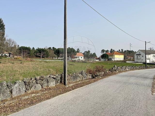 Terreno à venda em Vila Nova de Paiva, Alhais e Fráguas, Vila Nova de Paiva RE/MAX Portugal