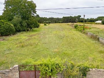 Terreno à venda em Vilarinho do Bairro