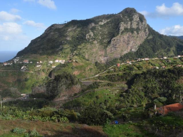 Terreno à venda, localizado em Santana Faial