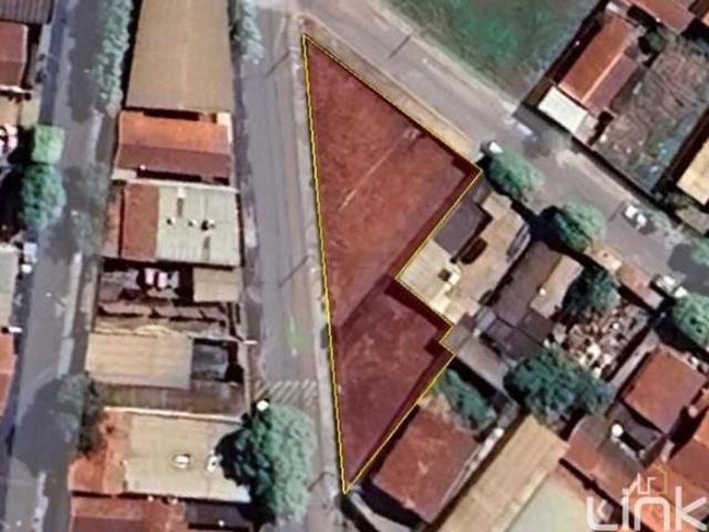 Terreno à Venda Medindo 295 m2