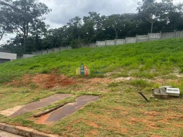 Terreno à Venda no Condomínio Vintage Granja Viana R$ 950 mil