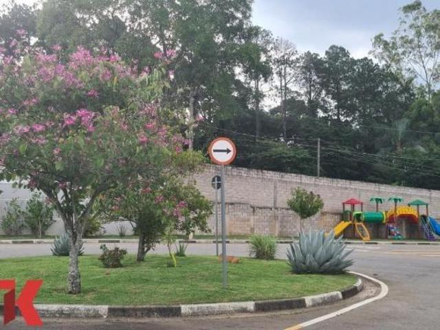 Terreno a venda no Condomínio Villa D&apos Oro na cidade de Vinhedo, São Paulo