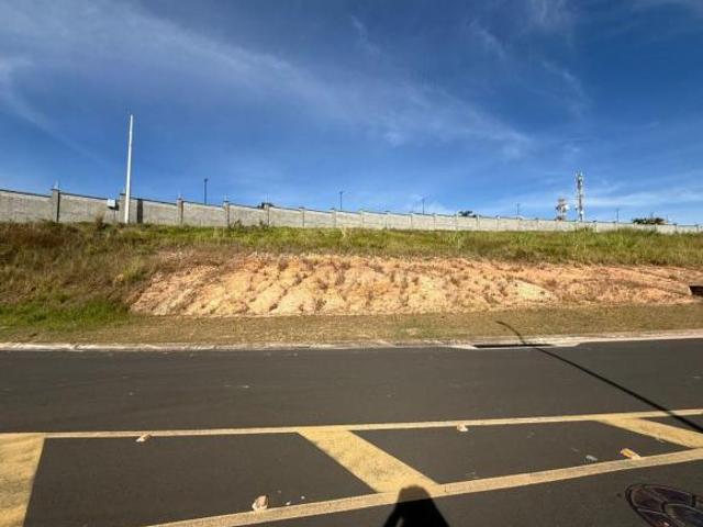 Terreno à venda no Condomínio Villa Dos Pinheiros Indaiatuba/SP