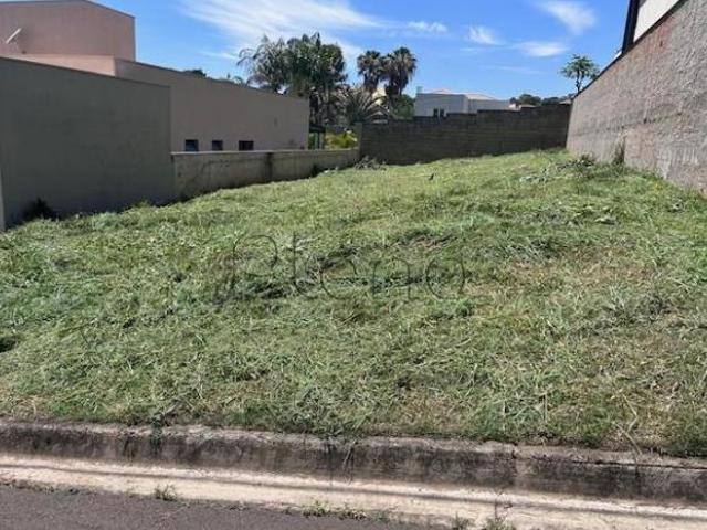 Terreno à Venda no Condomínio Vita Verdi em Valinhos, no bairro Pinheiro