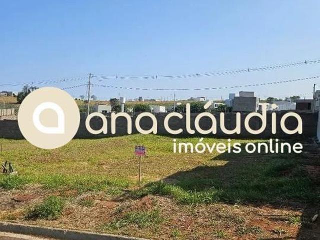 Terreno à venda no condomínio alto padrão Paysage Unique em Umuarama. 327m²! Piscina, salão de festa