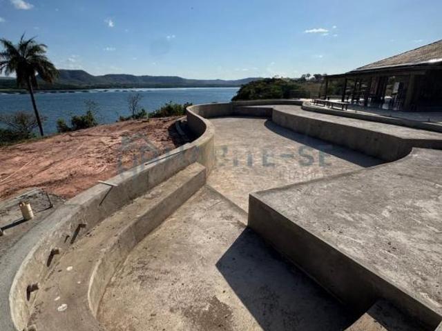 Terreno à venda no Condomínio Angra Residence em Sacramento MG: 300m² de área!