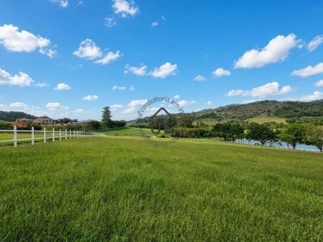 Terreno a venda no Condominio Haras La Estancia em Valinhos