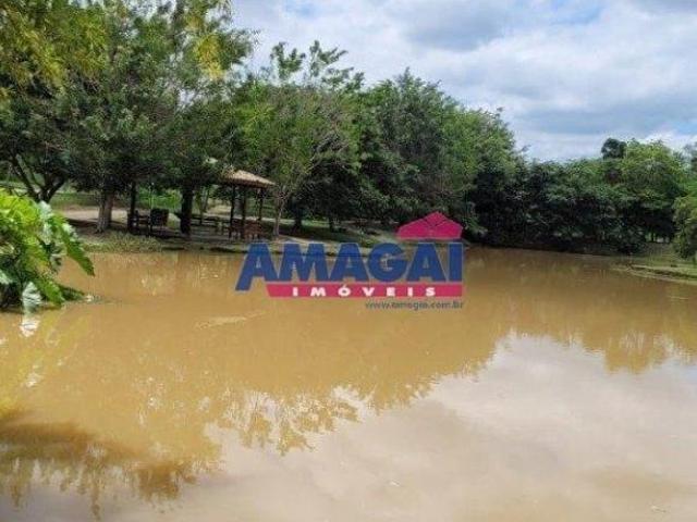 Terreno à venda no Condomínio Parque Vale dos Lagos em Jacareí