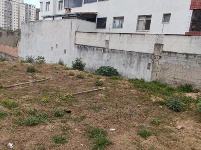 Terreno à venda no Castelo