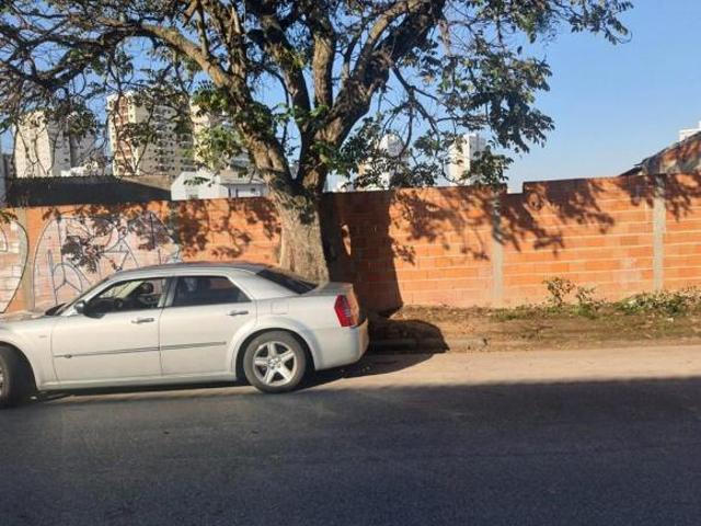 Terreno à venda no Centro de Itapeva SP com 500m² de área! Venha conferir essa oportunidade única!