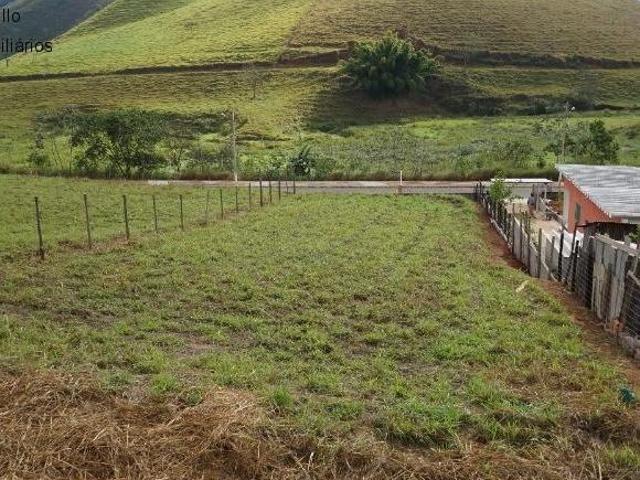 Terreno à venda no Centro de Santana do Deserto MG com 935,00m² de área. Aproveite essa oportunidade