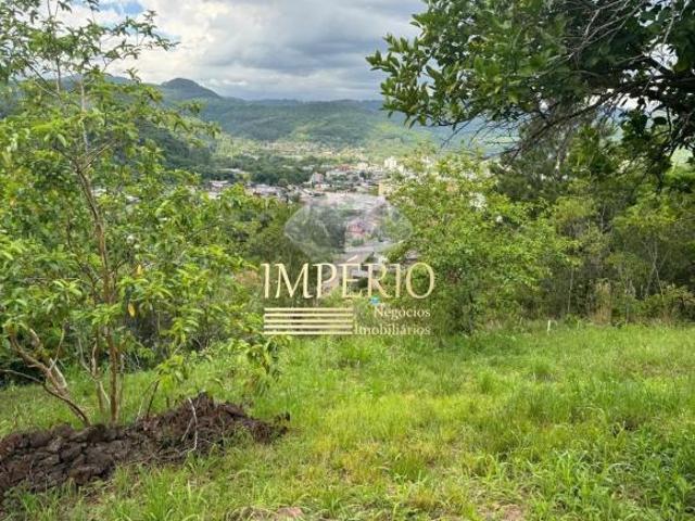 Terreno à venda no Centro de Três Coroas RS com 451,51m² de área!