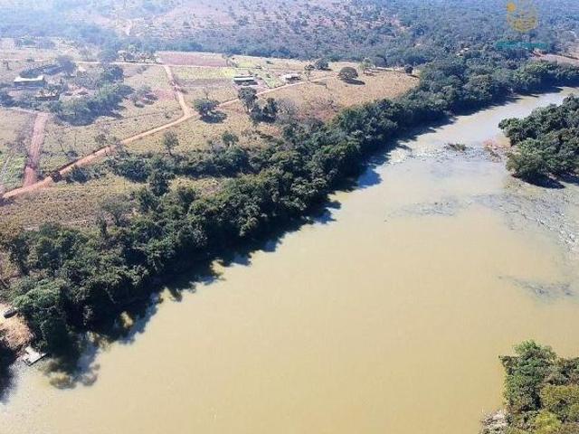 Terreno à Venda no Chacreamento Ouro Minas em Pompéu MG