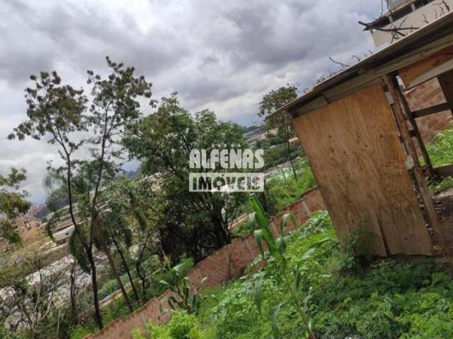 Terreno à venda no Bairro CAMARGOS