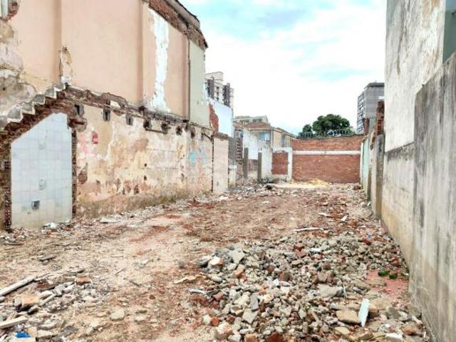 Terreno à venda no Bairro Floresta em Porto Alegre
