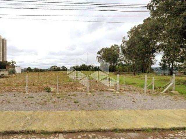 Terreno á venda no bairro Universitário, Caxias do Sul