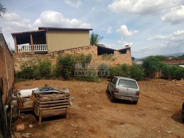 Terreno à venda no Bairro XANGRI LA