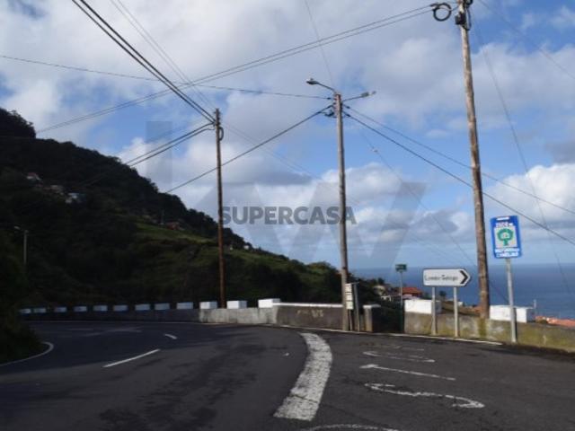 Terreno a venda no Faial com índice de construção
