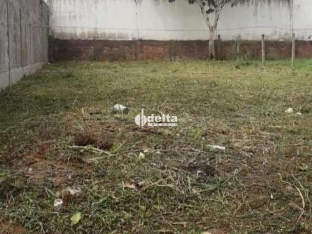 Terreno disponível para venda no bairro Granada em Uberlândia MG