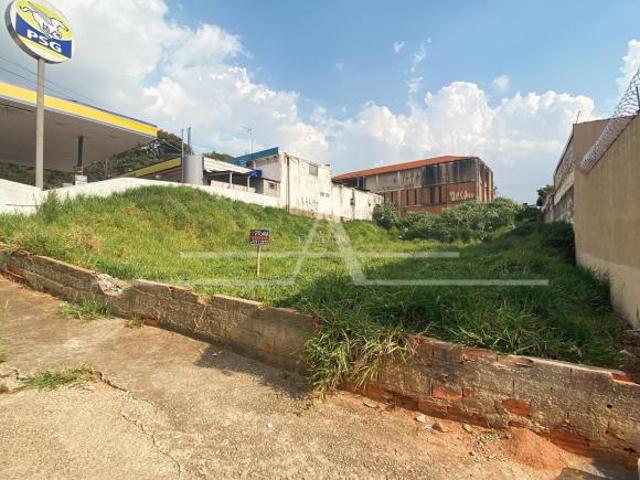 Terreno à venda no Jardim Doutor Júlio de Mesquita Filho
