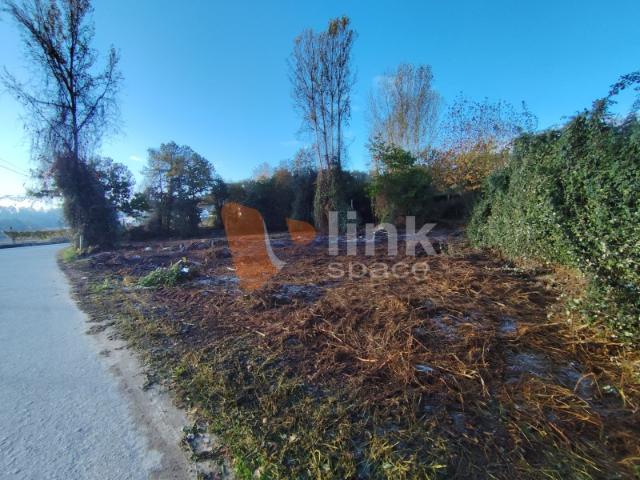 Terreno à venda no Largo da Aldeia