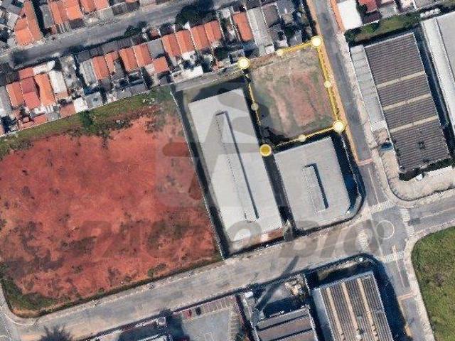 Terreno à venda no Parque São Lourenço